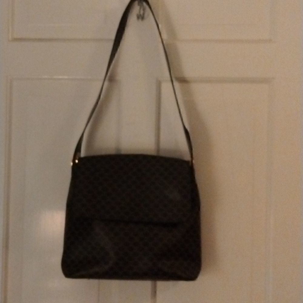 Celine Paris   